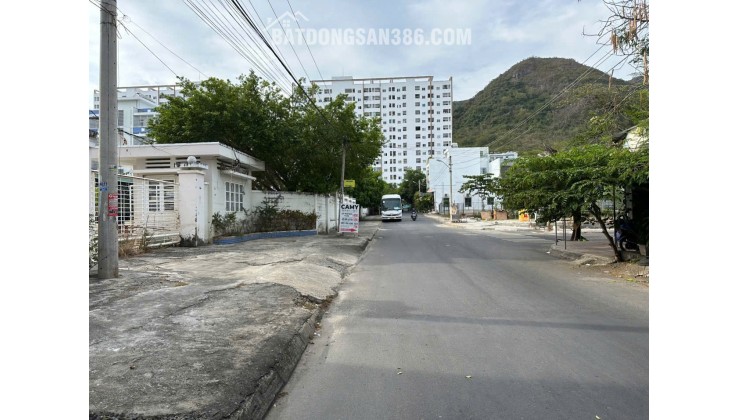 Bán biệt thự đẹp khu Thoại Ngọc Hầu – Nha Trang  256m² – giá 22 tỷ TL